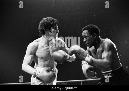 Maurice Hope / Carlos Herrera WBC World Super Welterweight Title. Wembley Arena, Wembley, Londra, Regno Unito.Hope ha vinto con decisione unanime round 15. (Immagine) lotta azione. 26th novembre 1980 Foto Stock