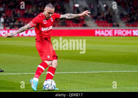 ANTWERPEN, BELGIO - 19 MARZO: Radja Nainggolan del Royal Antwerp FC durante la partita della Jupiler Pro League tra il Royal Antwerp FC e SV Zulte Worgem a Bosuilstadion il 19 marzo 2022 ad Antwerpen, Belgio (Foto di Joris Verwijst/Orange Pictures) Foto Stock