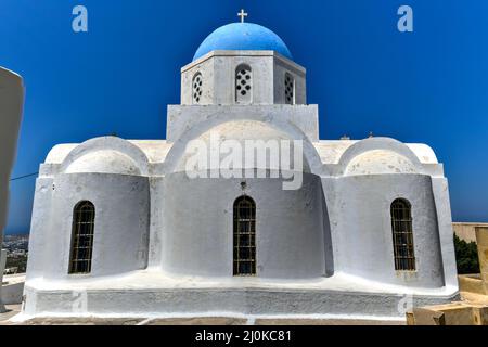 L'Assunzione della Madre del Signore Santa Chiesa Ortodossa a Pyrgos, Santorini, Grecia. Foto Stock