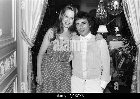 Dudley Moore e Jill Eikenberry a New York. 18th luglio 1980. Foto Stock