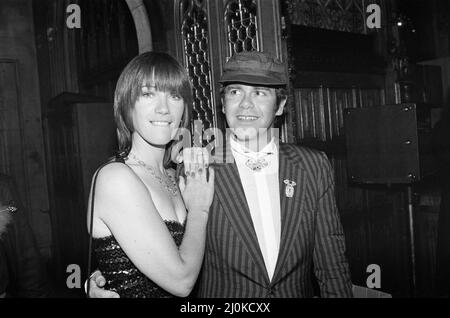 Kiki Dee ed Elton John partecipano ad un ricevimento della Camera dei Comuni, invitato insieme ad altre star pop dal Ministro delle Arti, Norman St John-Stevas. 3rd agosto 1980. Foto Stock