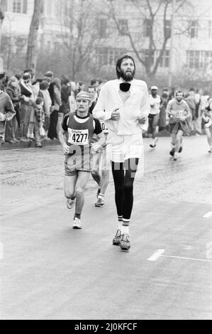 London Marathon 1981, sponsorizzato da Gillette, domenica 29th marzo 1981. Foto Stock