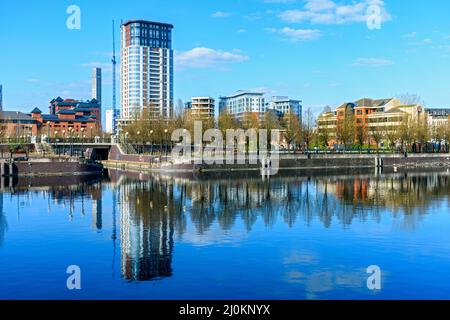 Il Fortis Quay (Northill Apartments), sopra Salford Quays. Salford, Manchester, Inghilterra, Regno Unito Foto Stock