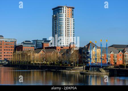 Il Fortis Quay (Northill Apartments), sopra Salford Quays. Salford, Manchester, Inghilterra, Regno Unito Foto Stock