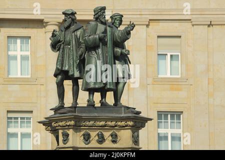 Monumento a Johannes Gutenberg 1400-1468 a Roßmarkt a Francoforte, Assia, Germania Foto Stock