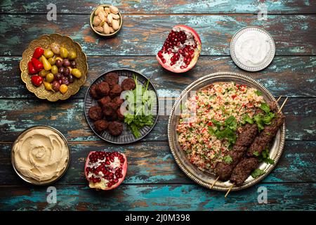 Cibo arabo turco assortito dall'alto Foto Stock