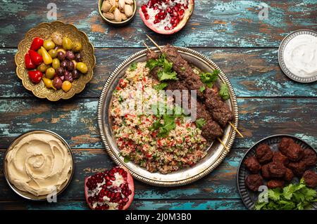 Cibo arabo turco assortito dall'alto Foto Stock