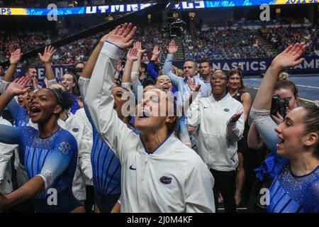 Birmingham, Alabama, Stati Uniti. 19th Mar 2022. I Florida Gators celebrano la vittoria del campionato di ginnastica SEC 2022 alla Legacy Arena di Birmingham, al. Kyle Okita/CSM/Alamy Live News Foto Stock