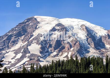 Maestoso manto nevoso del Monte Rainier, Washington-USA Foto Stock