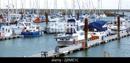 Burnham Yacht Harbor, Foundry Lane, Burnham-on-Crouch, Maldon, Essex, Inghilterra, Gran Bretagna, Regno Unito, Gran Bretagna. Foto Stock