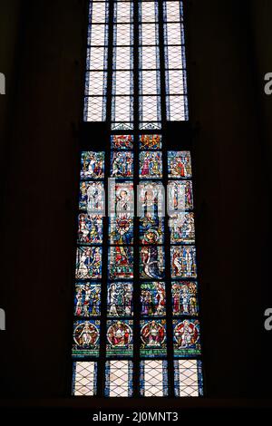 Enormi vetrate del Duomo. Italia, Milano Foto Stock