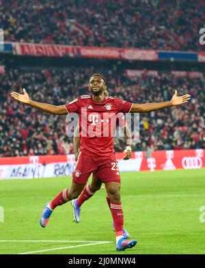 Tanguy Nianzou, FCB 23 punteggi, spara gol , Tor, Treffer, Torschuss, 2-0 celebra il suo obiettivo, felice, ridere, celebrazione, nella partita FC BAYERN München - 1.FC UNION BERLIN 1.German Football League il 19 marzo 2022 a Monaco, Germania. Stagione 2021/2022, giorno di festa 27, 1.Bundesliga, FCB, München, 27.Spieltag. FCB, © Peter Schatz / Alamy Live News - LE NORMATIVE DFL VIETANO L'USO DI FOTOGRAFIE come SEQUENZE DI IMMAGINI e/o QUASI-VIDEO - Foto Stock