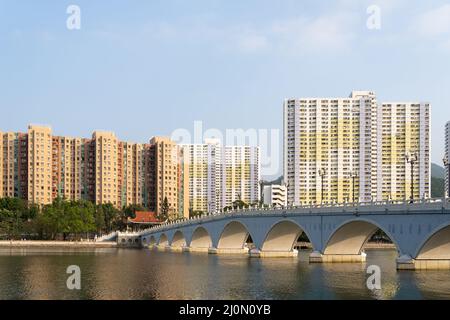 Ponte di Lek Yuen a Sha Tin, nuovi territori, Hong Kong. Ponte pedonale sul fiume Shing Mun, HK. Foto Stock