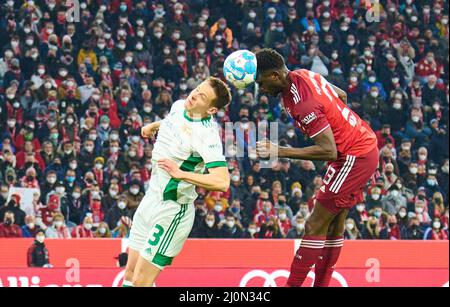 Tanguy Nianzou, FCB 23 punteggi, spara gol , Tor, Treffer, Torschuss, 1-0, Paul Jaeckel, Union Berlin 3 nella partita FC BAYERN München - 1.FC UNION BERLIN 4-0 1.German Football League il 19 marzo 2022 a Monaco di Baviera, Germania. Stagione 2021/2022, giorno di festa 27, 1.Bundesliga, FCB, München, 27.Spieltag. FCB, © Peter Schatz / Alamy Live News - LE NORMATIVE DFL VIETANO L'USO DI FOTOGRAFIE come SEQUENZE DI IMMAGINI e/o QUASI-VIDEO - Foto Stock