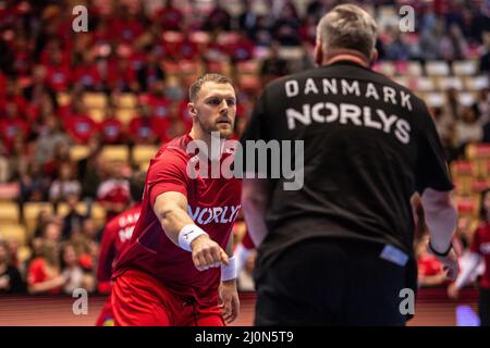 Herning, Danimarca. 19th Mar 2022. Benjamin Jakobsen di Danimarca si sta riscaldando prima della partita della Norlys Golden League 2022 tra Danimarca e Spagna alla Jyske Bank Boxen di Herning. (Photo Credit: Gonzales Photo/Alamy Live News Foto Stock