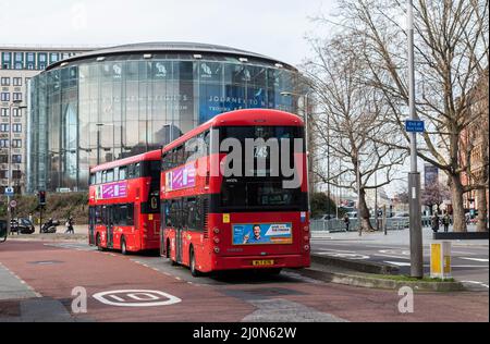 L'Odeon BFI Imax Cinema nella zona di Waterloo di Londra, Inghilterra, Regno Unito Foto Stock