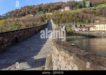 Ponte del Diavolo sul fiume Sercchio Foto Stock