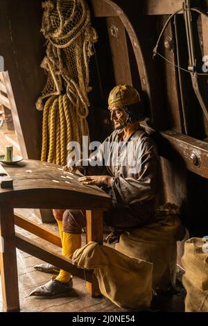 Palos de la Frontera, Spagna - 16 marzo, 2022: Vista di una mostra museale sulla nave Santa Maria nel museo all'aperto Foto Stock