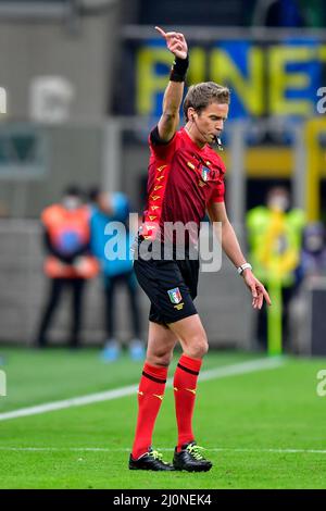 Milano, Italia. 19th Mar 2022. L'arbitro Daniele Chiffi ha visto in serie un incontro tra Inter e Fiorentina a Giuseppe Meazza di Milano. (Photo Credit: Gonzales Photo/Alamy Live News Foto Stock