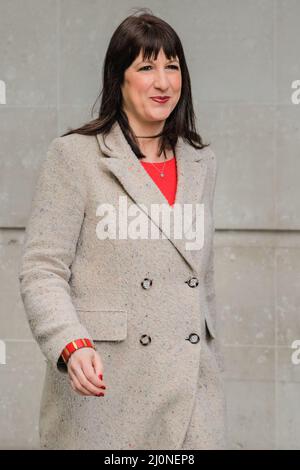 Londra, Regno Unito. 20th Mar 2022. Rachel Reeves, deputato, Cancelliere ombra dello scacchiere, partito laburista, alla BBC per un'intervista questa mattina. Credit: Imagplotter/Alamy Live News Foto Stock