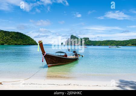 Koh Phi Phi Thailandia, Turquoise acque cristalline Thailandia Koh Pi Pi, vista panoramica aerea di Koh Phi Phi Island in Thailandia Foto Stock