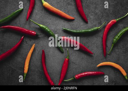 Vista dall'alto arrangiamento peperoncini. Alta qualità e risoluzione bellissimo concetto di foto Foto Stock
