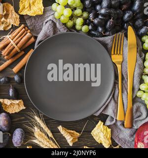 Vista dall'alto, disposizione della frutta con piatto. Alta qualità e risoluzione bellissimo concetto di foto Foto Stock