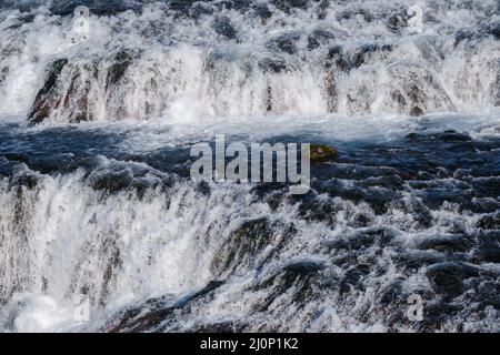 Pittoresca cascata Fostorfufoss vista autunno, sud-ovest Islanda. Foto Stock