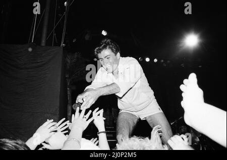 Nuova sensazione pop Wham! Foto in concerto ad Aberdeen, Scozia. Questa è stata la loro prima apparizione dal vivo ed è stata parte del loro Club Fantastic Tour. 9th ottobre 1983. Foto Stock