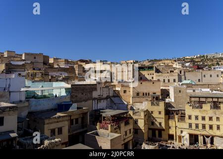 Fez o Fes è una città dell'entroterra settentrionale del Marocco e capitale della regione amministrativa di Fes-Meknes. Foto Stock