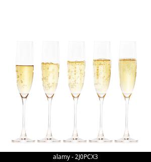 Natale e Capodanno celebrazione concetto: un bicchiere di gin-tonic con  ghiaccio, fizz, spicchi di pompelmo e festosa decorazione Foto stock - Alamy