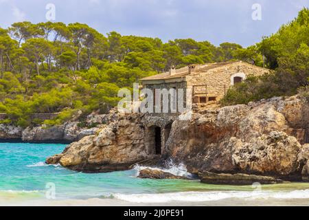 Casa in pietra sulla spiaggia Cala Samarador Amarador Mallorca Spagna. Foto Stock