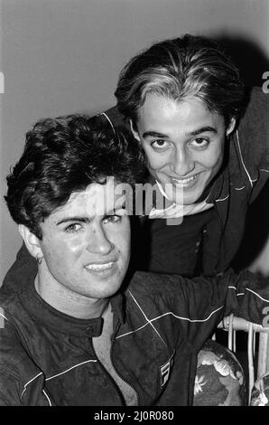 Nuova sensazione pop Wham! Foto in concerto ad Aberdeen, Scozia. Questa è stata la loro prima apparizione dal vivo ed è stata parte del loro Club Fantastic Tour. 9th ottobre 1983. Foto Stock