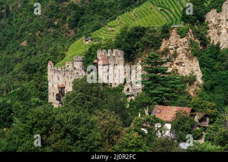 Vista panoramica su Brunnenburg Foto Stock