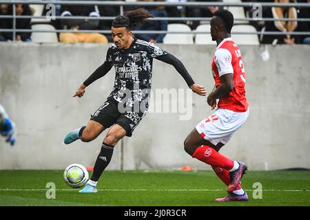 20 marzo 2022, Reims, Francia, Francia: Malo GUSTO di Lione durante la partita Ligue 1 tra Stade de Reims e Olympique Lyonnais (OL) allo stadio Auguste Delaune il 20 marzo 2022 a Reims, Francia. (Credit Image: © Matthieu Mirville/ZUMA Press Wire) Foto Stock