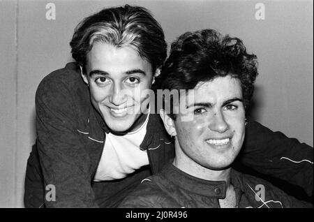 Nuova sensazione pop Wham! Foto in concerto ad Aberdeen, Scozia. Questa è stata la loro prima apparizione dal vivo ed è stata parte del loro Club Fantastic Tour. 9th ottobre 1983. Foto Stock