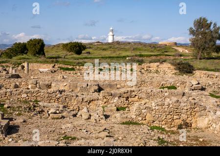 Faro di Paphos situato all'interno del Parco Archeologico di Paphos, Cipro, un sito patrimonio mondiale dell'UNESCO. Foto Stock