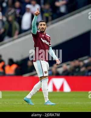 Il West Ham United's Said Benrahma festeggia il suo primo gol durante la partita della Premier League al Tottenham Hotspur Stadium di Londra. Data foto: Domenica 20 marzo 2022. Foto Stock