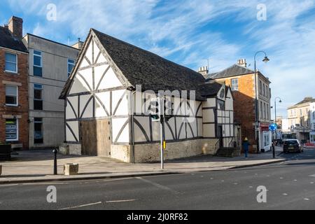 La Yelde Hall a Grade i ha elencato l'edificio a graticcio nel Market Place Chippenham, Wiltshire, Inghilterra, Regno Unito Foto Stock