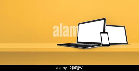 Notebook, telefono cellulare e tablet PC digitale su ripiano a parete giallo. Sfondo banner Foto Stock