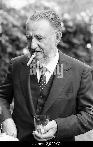 Ramon Castro, fratello del famoso Fidel Castro (che all'epoca era presidente di Cuba). Ramon è raffigurato, in occasione di un ricevimento presso l'Ambasciata di Cuba. 8 Luglio 1984 Foto Stock