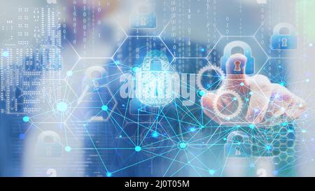 La mano umana sceglie la sicurezza, blocca la sicurezza mentre i dati fluiscono nel cyberspazio, concetto di sicurezza informatica Foto Stock