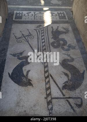 Mosaico di delfini bianco e nero di Casa di Sirico, Pompei Foto Stock