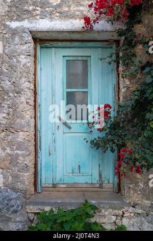 Vecchie porte e finestre in diverse città di Creta, Grecia Foto Stock