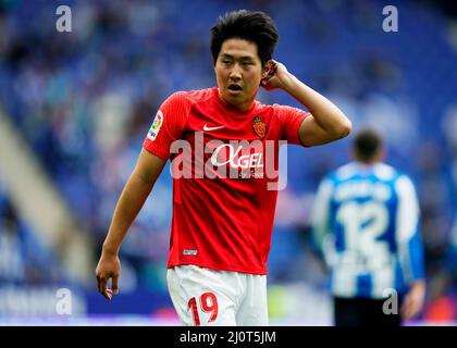 Barcellona, Spagna. 20th Mar 2022. Lee Kang-in di RCD Mallorca durante la partita la Liga tra RCD Espanyol e RCD Mallorca disputata al RCDE Stadium il 20 marzo 2022 a Barcellona, Spagna. (Foto di PRESSINPHOTO) Credit: PRESSINPHOTO AGENZIA SPORTIVA/Alamy Live News Foto Stock