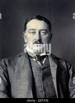 Cecil John Rhodes (5 luglio 1853, 26 marzo 1902) è stato un . È stato il fondatore della società di diamanti De Beers, che oggi commercializza il 40% dei diamanti grezzi del mondo e un tempo commercializza il 90%. Foto Stock