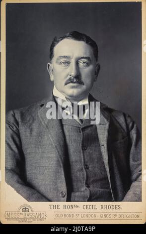 Cecil John Rhodes (5 luglio 1853, 26 marzo 1902) è stato un . È stato il fondatore della società di diamanti De Beers, che oggi commercializza il 40% dei diamanti grezzi del mondo e un tempo commercializza il 90%. Foto Stock