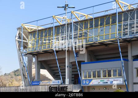 Jena, Germania. 20th Mar 2022. Sul retro dello stand principale, prima dell'incontro tra il FC Carl Zeiss Jena e il 1 con il flyeralarm Frauen Bundesliga. FC Colonia a Ernst-Abbe-Sportfeld, Jena. Sven Beyrich/SPP Credit: SPP Sport Press Photo. /Alamy Live News Foto Stock