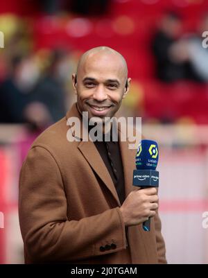 Monaco, Principato di Monaco. 20th Mar 2022. Thierry Henry ex calciatore durante il campionato francese Ligue 1 partita di calcio tra Monaco e Parigi Saint-Germain il 20 marzo 2022 allo stadio Louis II di Monaco Credit: Independent Photo Agency/Alamy Live News Foto Stock