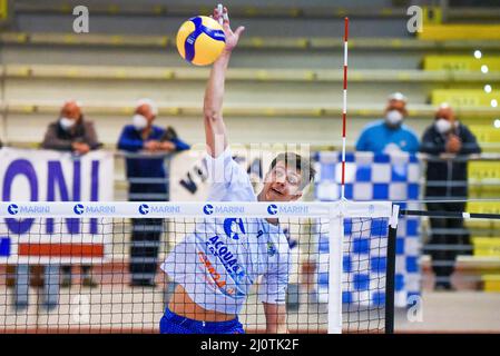 Palasport, Latina, Italia, 20 marzo 2022, Attacco, Tommaso Rinaldi (Top Volley Cisterna) durante Top Volley Cisterna vs ITAS Trentino - Pallavolo Serie Italiana A Men Superleague Championship Foto Stock